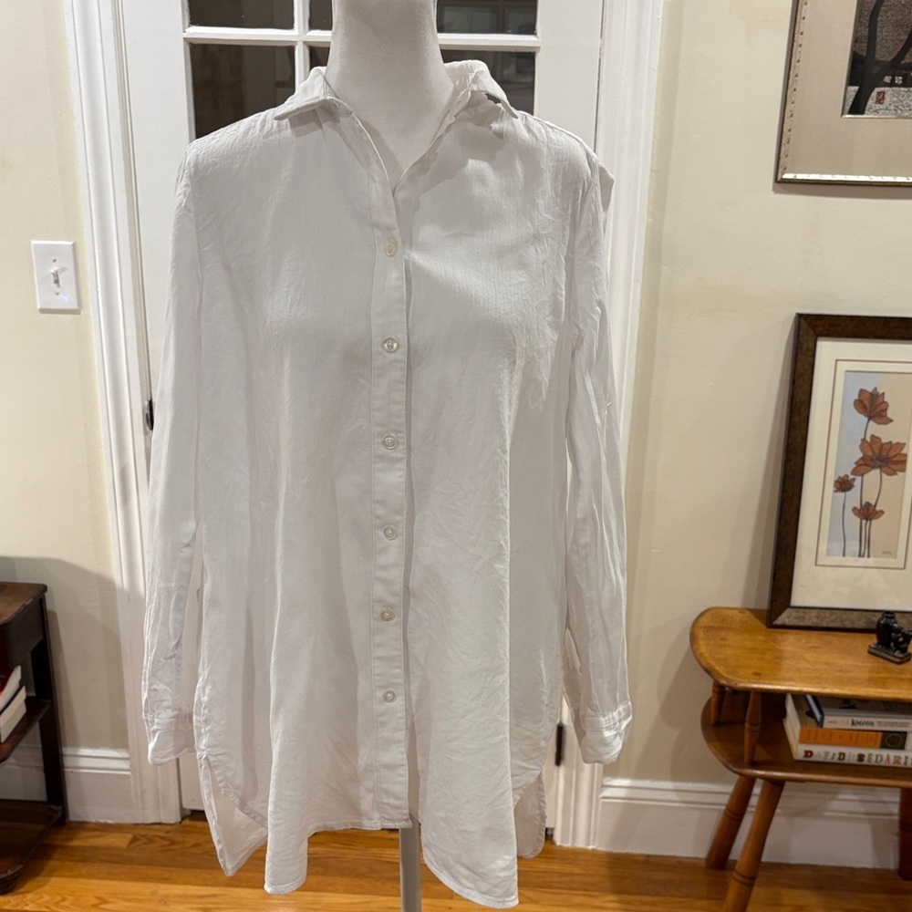 BDG Oversized White Casual Button Down Shirt. Size SP